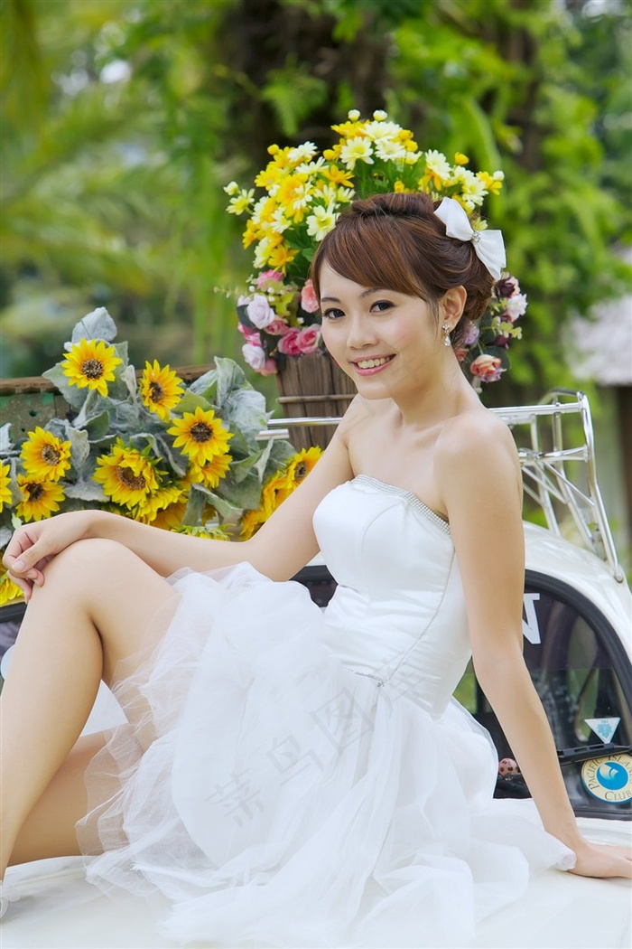 美女无内衣无胸罩裸体图片